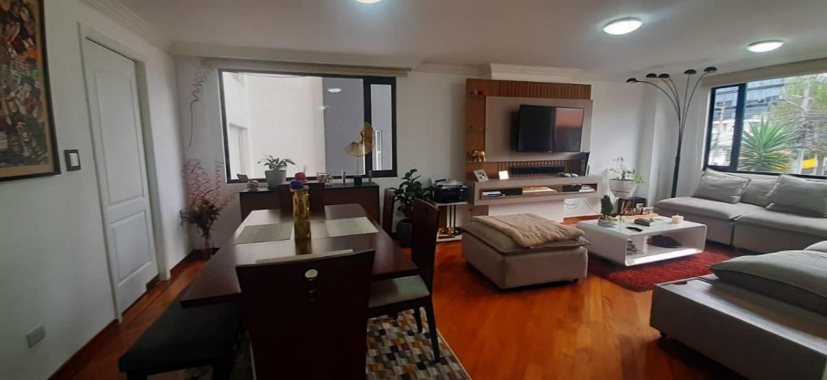 Vendo Departamento Remodelado - Sector Brasil Quito Tenis Bajo — imagen 7