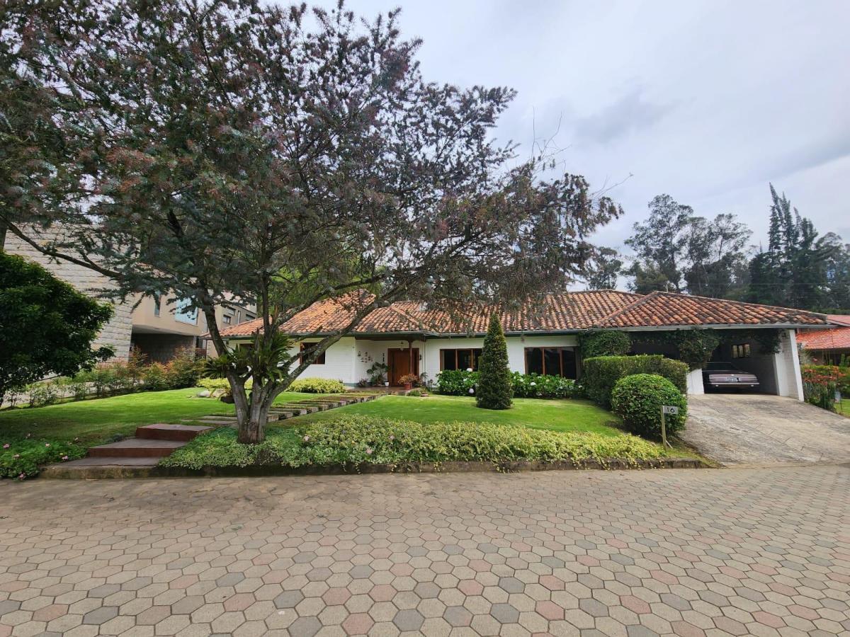 En San Joaquín Casa Tipo Villa en Venta Sector Tenis Club, Azuay — imagen 10