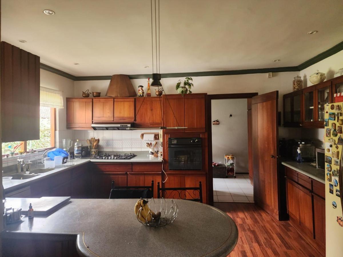 En San Joaquín Casa Tipo Villa en Venta Sector Tenis Club, Azuay — imagen 8
