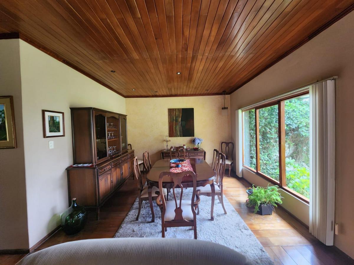 En San Joaquín Casa Tipo Villa en Venta Sector Tenis Club, Azuay — imagen 4