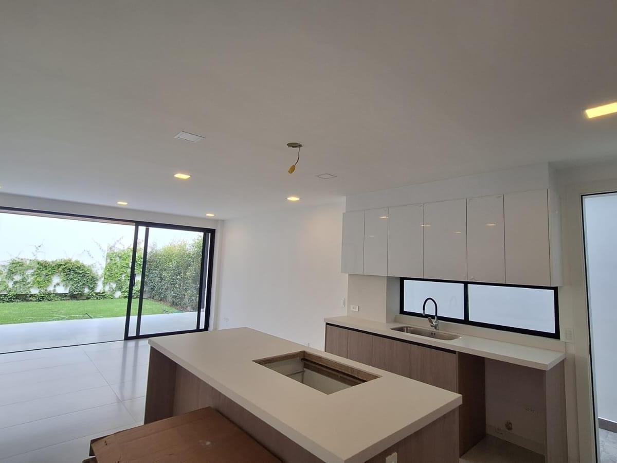 Venta Casa por Estrenar en Tumbaco Inf. Cbr Carla del Pino — imagen 9