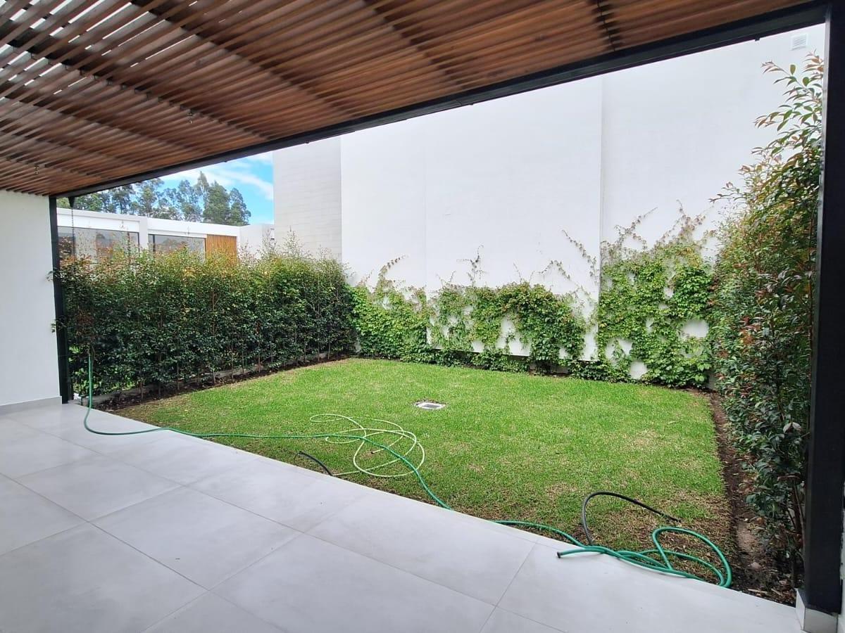 Venta Casa por Estrenar en Tumbaco Inf. Cbr Carla del Pino — imagen 7