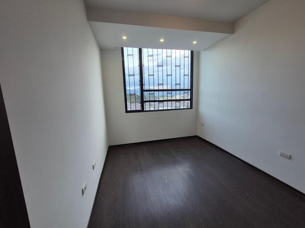 Se Vende Hermosa Casa 145 m² Independiente – Cashapamba — imagen 9