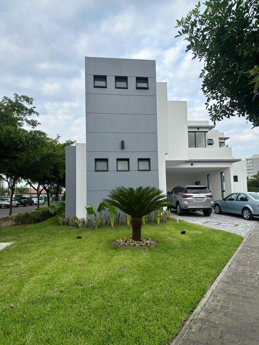 Casa en Venta (Incluye Piscina), Blue Bay - Isla Mocoli - Samborondon, Guayas — imagen 10
