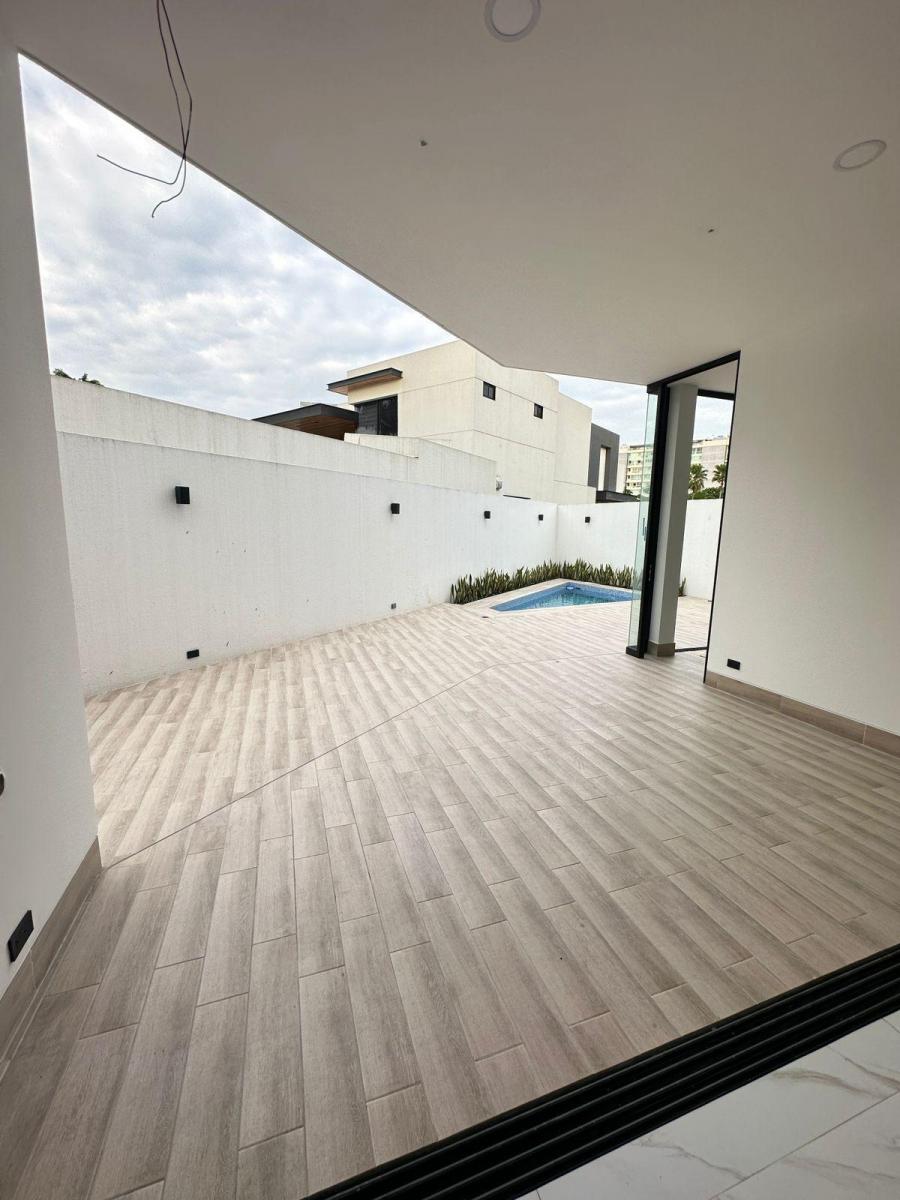 Casa en Venta (Incluye Piscina), Blue Bay - Isla Mocoli - Samborondon, Guayas — imagen 3