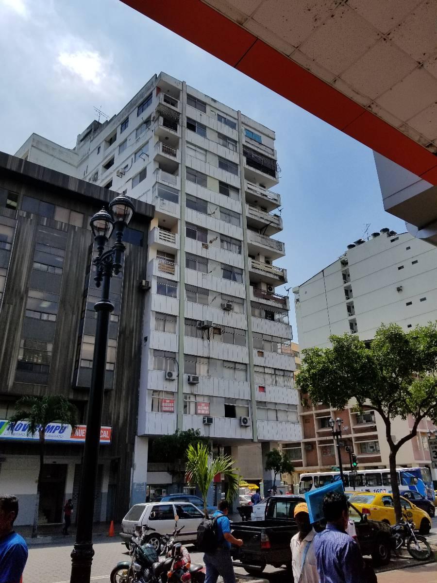 Venta de Departamento (Remodelado) en Av 9 de Octubre - Centro de Guayaquil, Guayas — imagen 10