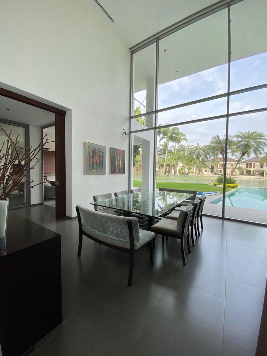 Laguna Club Moderna Casa en Alquiler y Venta con Piscina, 4 Dorm., Guayas — imagen 7