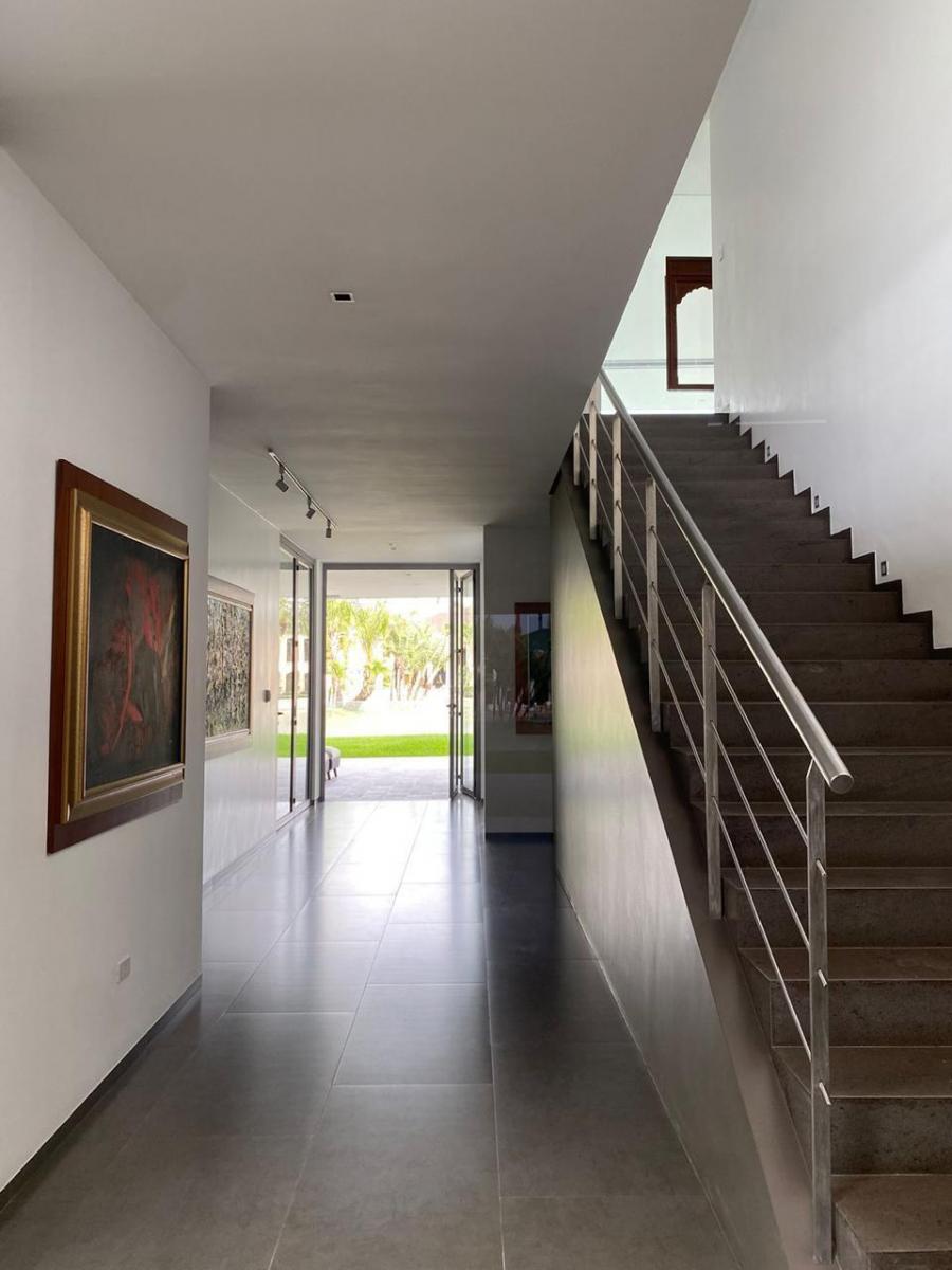 Laguna Club Moderna Casa en Alquiler y Venta con Piscina, 4 Dorm., Guayas — imagen 5