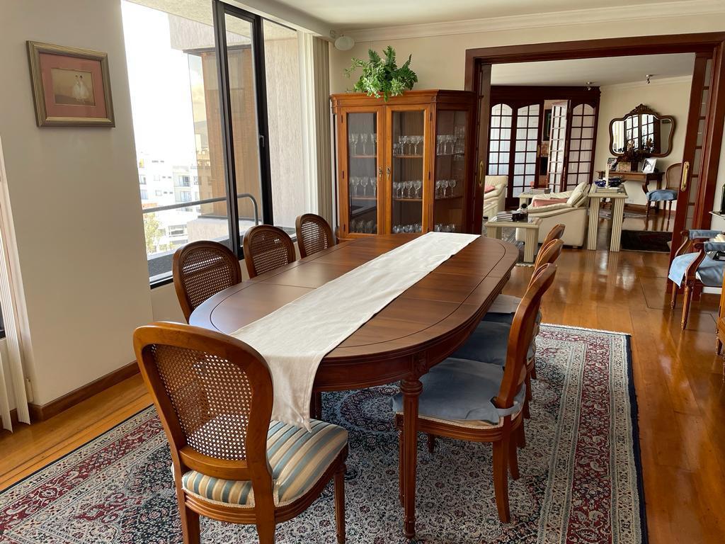 Se Vende Elegante Departamento en La Gonzalez Suarez — imagen 8