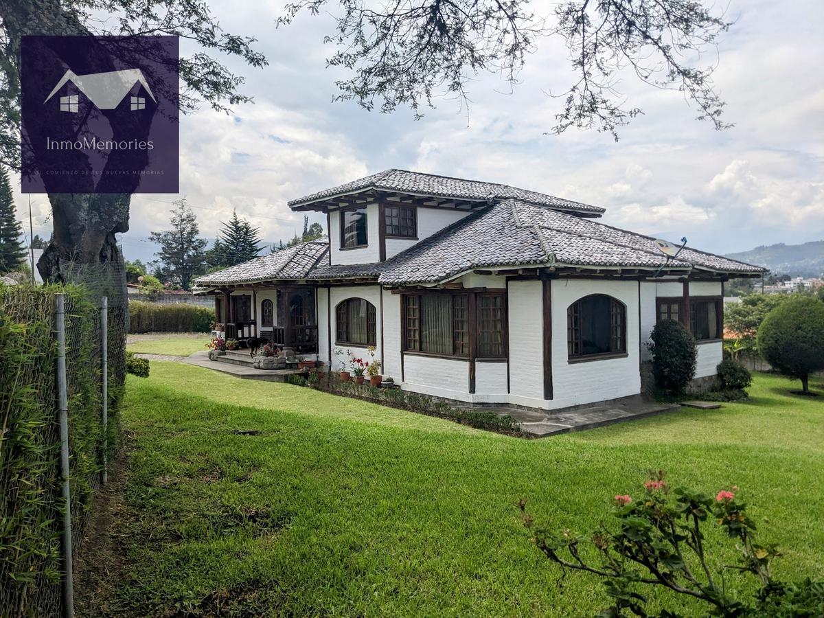 Hermosa Casa de Venta en Tumbaco, Terreno de 2.500 m², Urbanización — imagen 8
