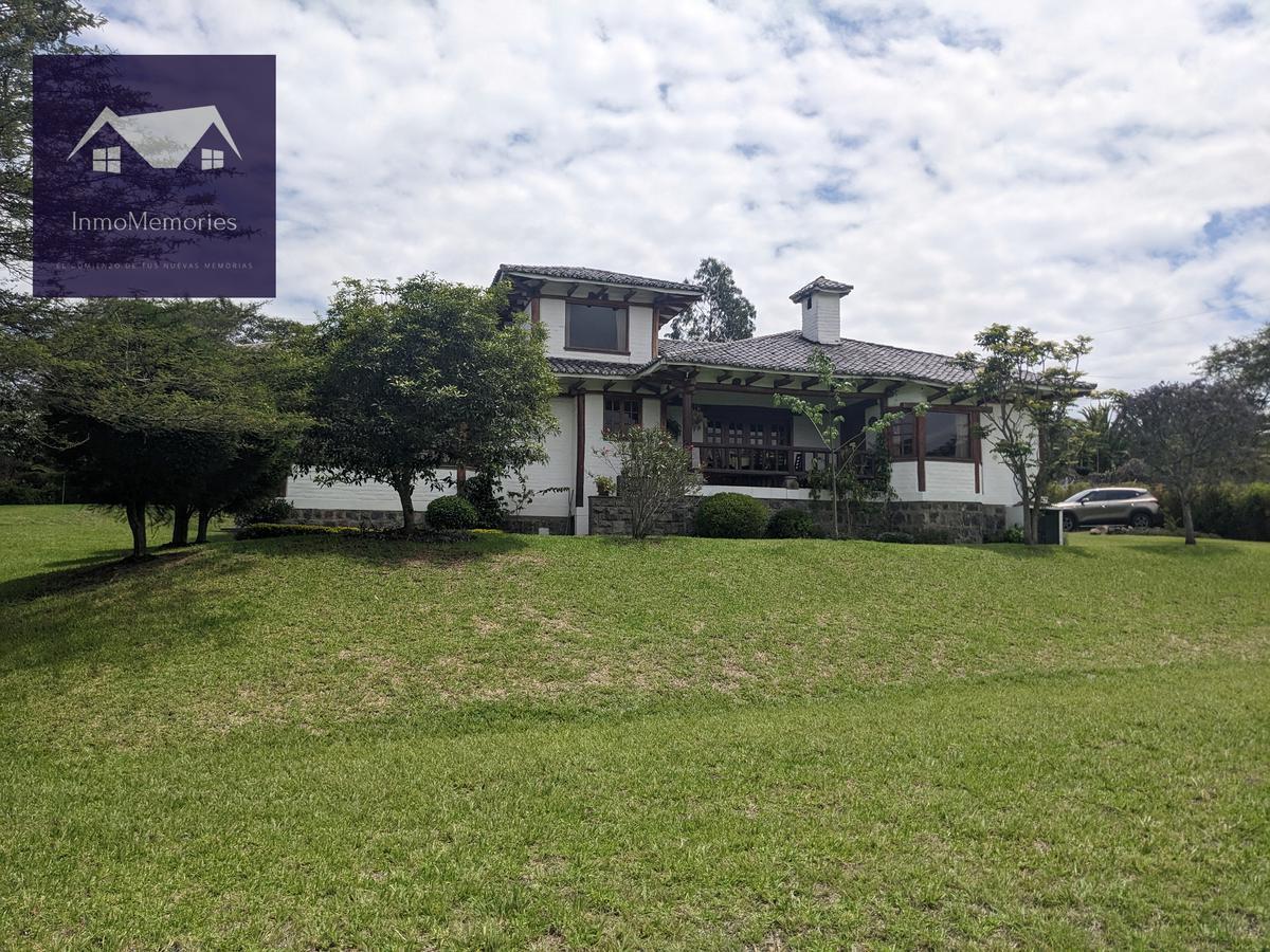 Hermosa Casa de Venta en Tumbaco, Terreno de 2.500 m², Urbanización — imagen 4
