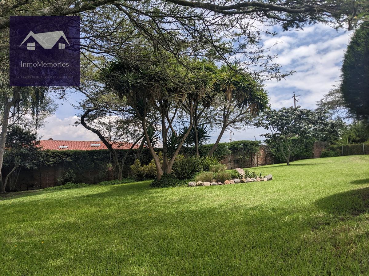 Hermosa Casa de Venta en Tumbaco, Terreno de 2.500 m², Urbanización — imagen 3