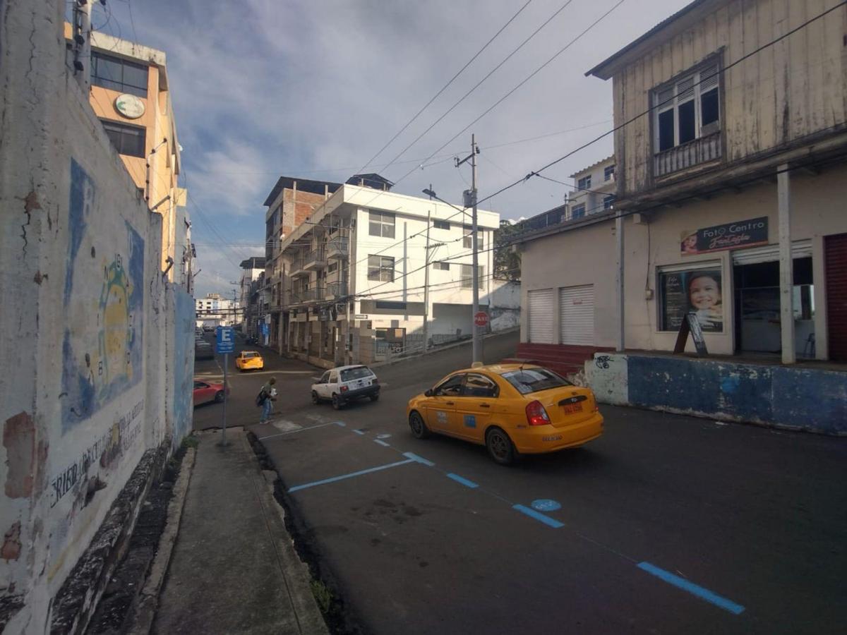 Casa con Locales Comerciales de Venta en Manta Ag, Manabí — imagen 6