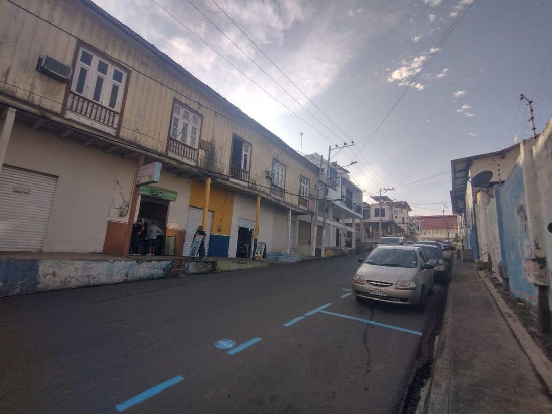 Casa con Locales Comerciales de Venta en Manta Ag, Manabí — imagen 3