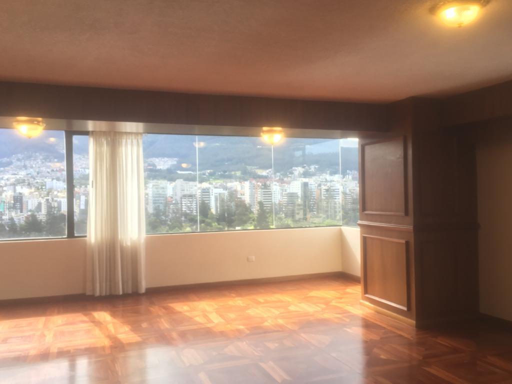 Penthouse Triplex en Av Los Shyris Frente Al Parque La Carolina — imagen 8