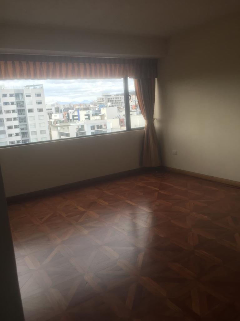 Penthouse Triplex en Av Los Shyris Frente Al Parque La Carolina — imagen 7