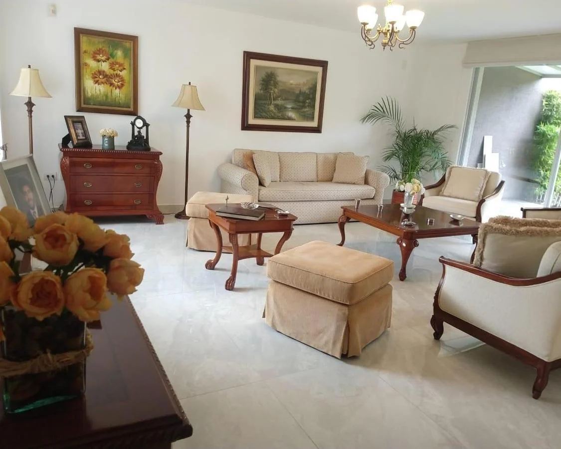 Venta Casa de Lujo en Cumbayá Sector Lumbisí urbanización Santa Elena de Oportunidad $350.000 — imagen 9