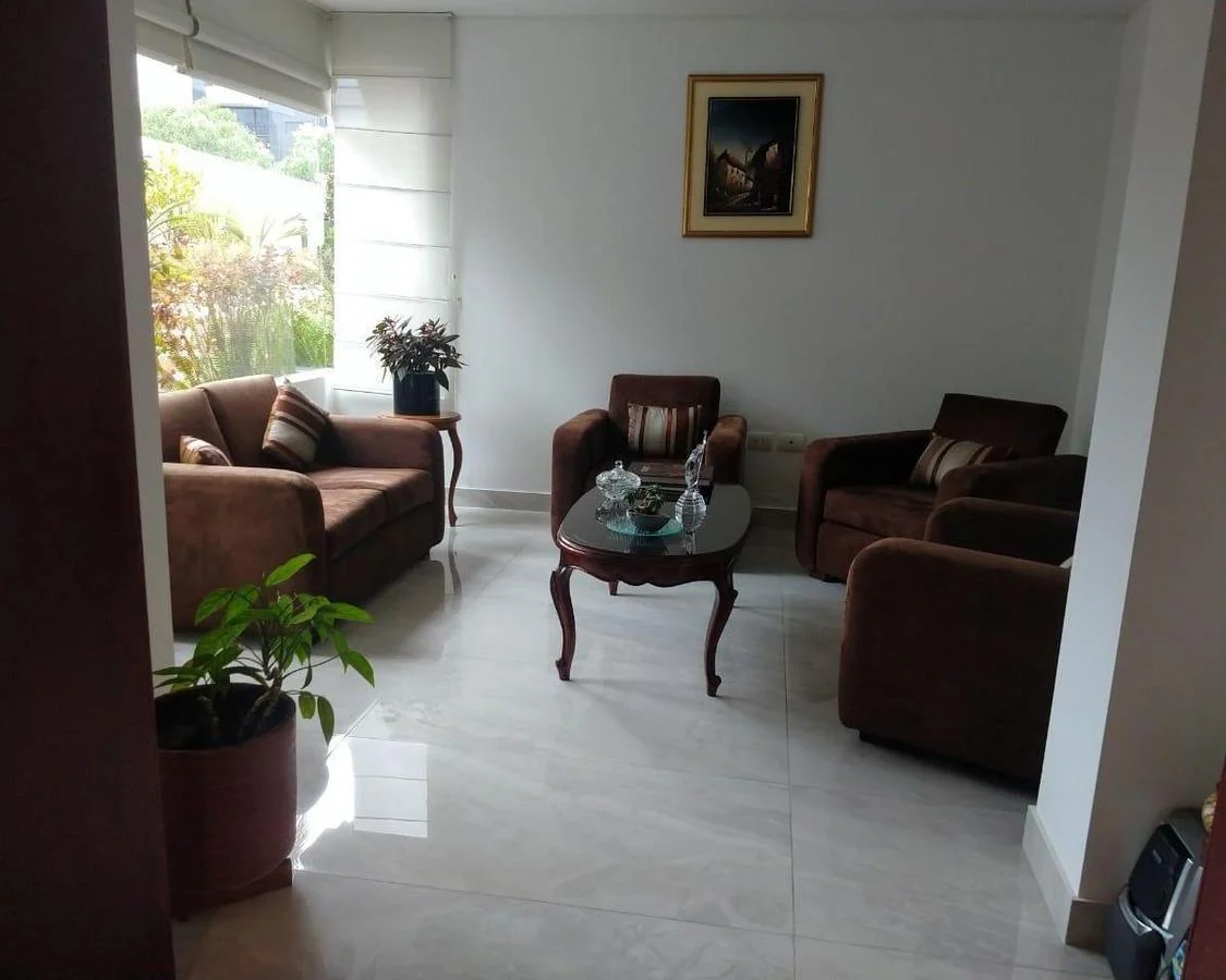 Venta Casa de Lujo en Cumbayá Sector Lumbisí urbanización Santa Elena de Oportunidad $350.000 — imagen 8