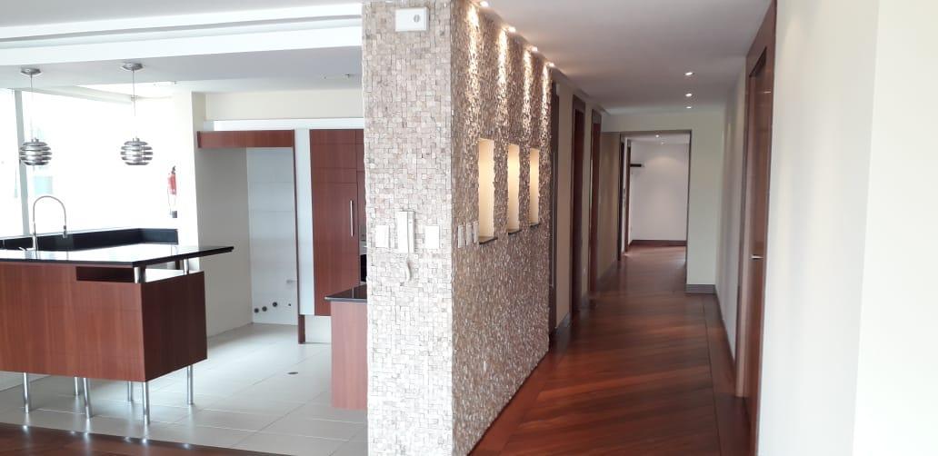 Re/max Futuro Vende Departamento 197 m², 2 1/2 Baños, 9 m² Balcon, Quito Tennis — imagen 3