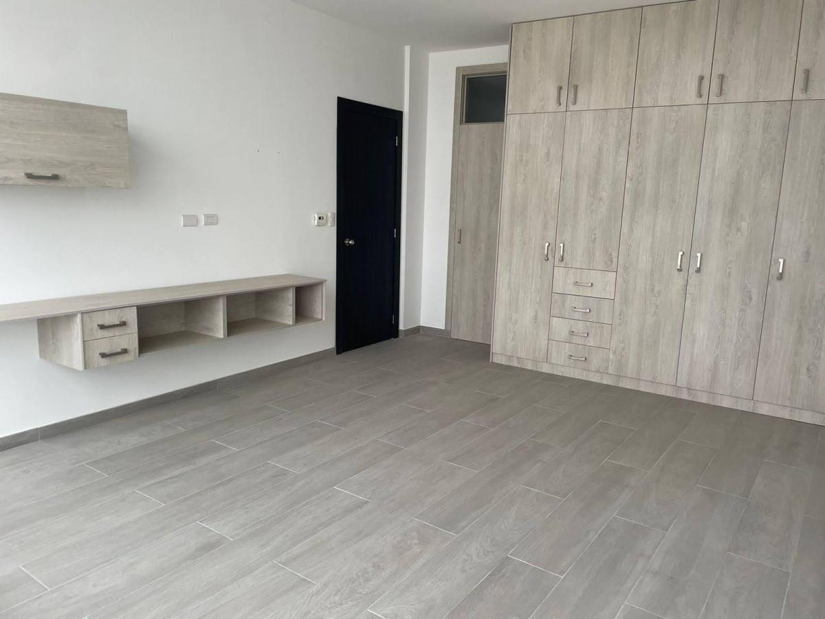 Venta de Suite - Edif. River Garden - Malecon, Guayas — imagen 3