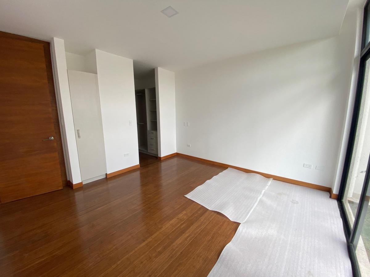 3 Dorm., 80 m² Jardin / Terraza. Techos Altos, 1 Minuto del Parque — imagen 3