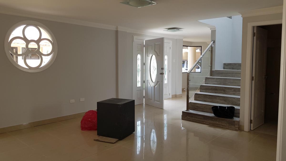 Vendo - Amplia Casa Remodelada - 4 Habitaciones - Los Chillos - Capelo — imagen 3