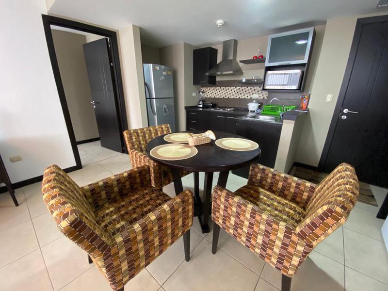 Departamento en Venta Full Amoblado con Vista Al Área Social en Puerto Santa Ana, Guayas — imagen 7
