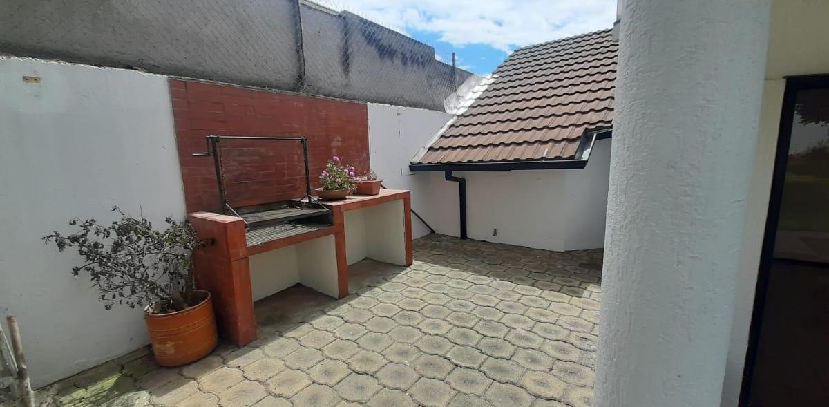 Venta Casa Cumbaya Sector Colegio Aleman Informes Cbr Carla del Pino — imagen 8