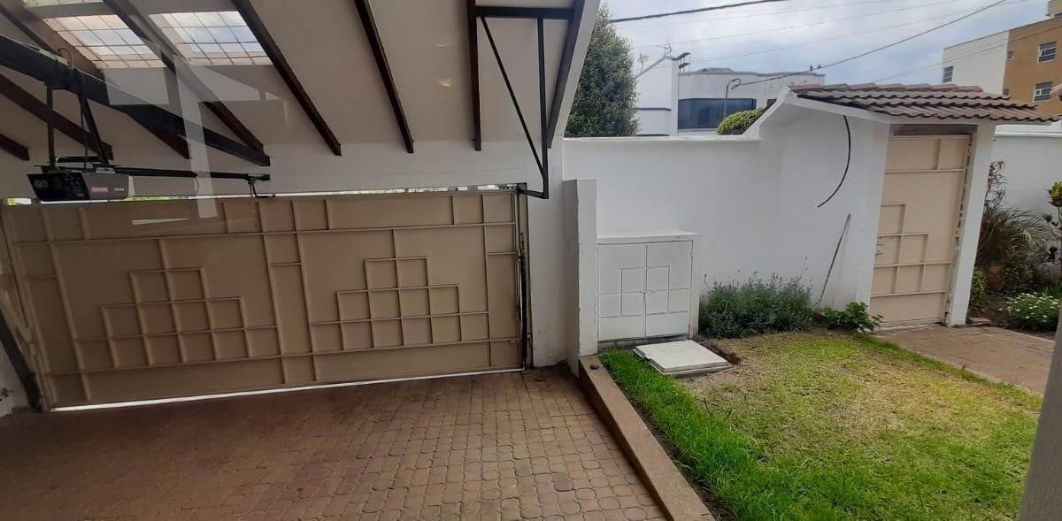 Venta Casa Cumbaya Sector Colegio Aleman Informes Cbr Carla del Pino — imagen 6