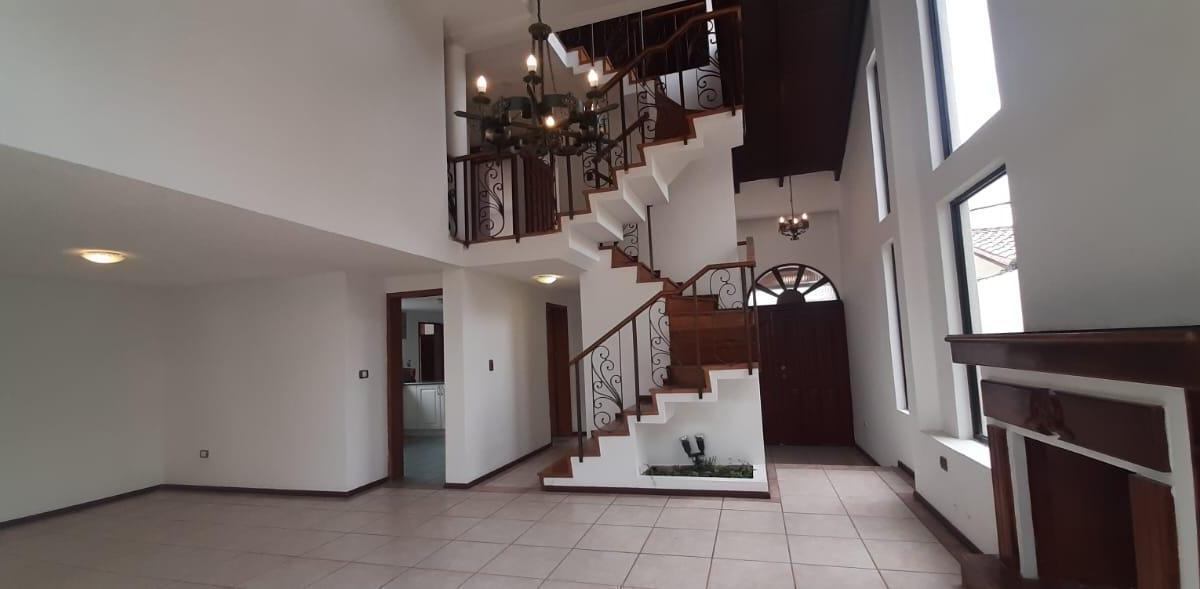 Venta Casa Cumbaya Sector Colegio Aleman Informes Cbr Carla del Pino — imagen 3