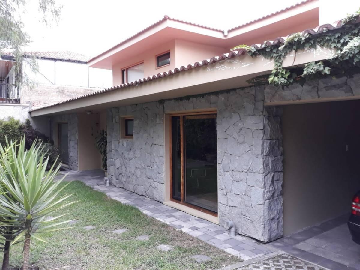 Venta de Casa de Primera en La Urbanización Miravalle 4, Vista, Perfecta — imagen 10
