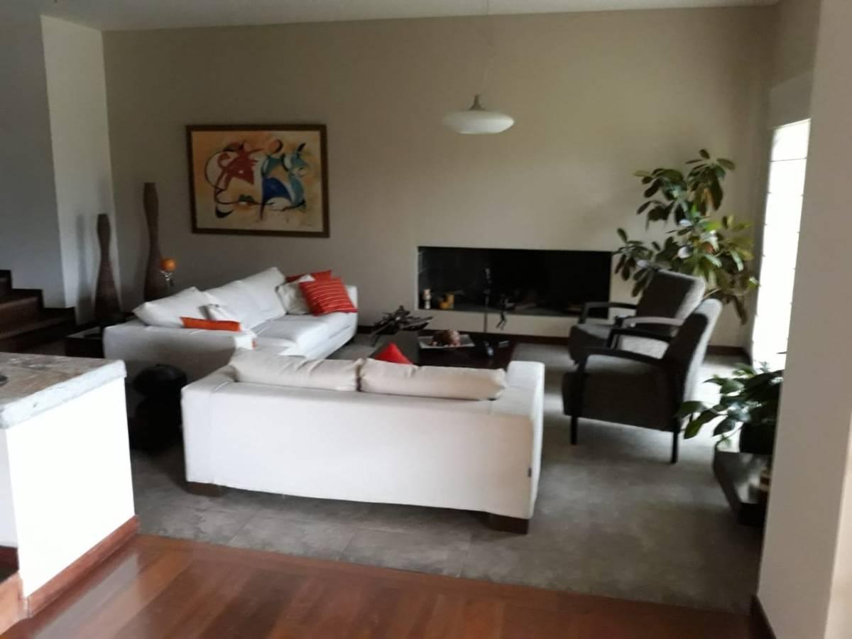 Venta de Casa de Primera en La Urbanización Miravalle 4, Vista, Perfecta — imagen 8