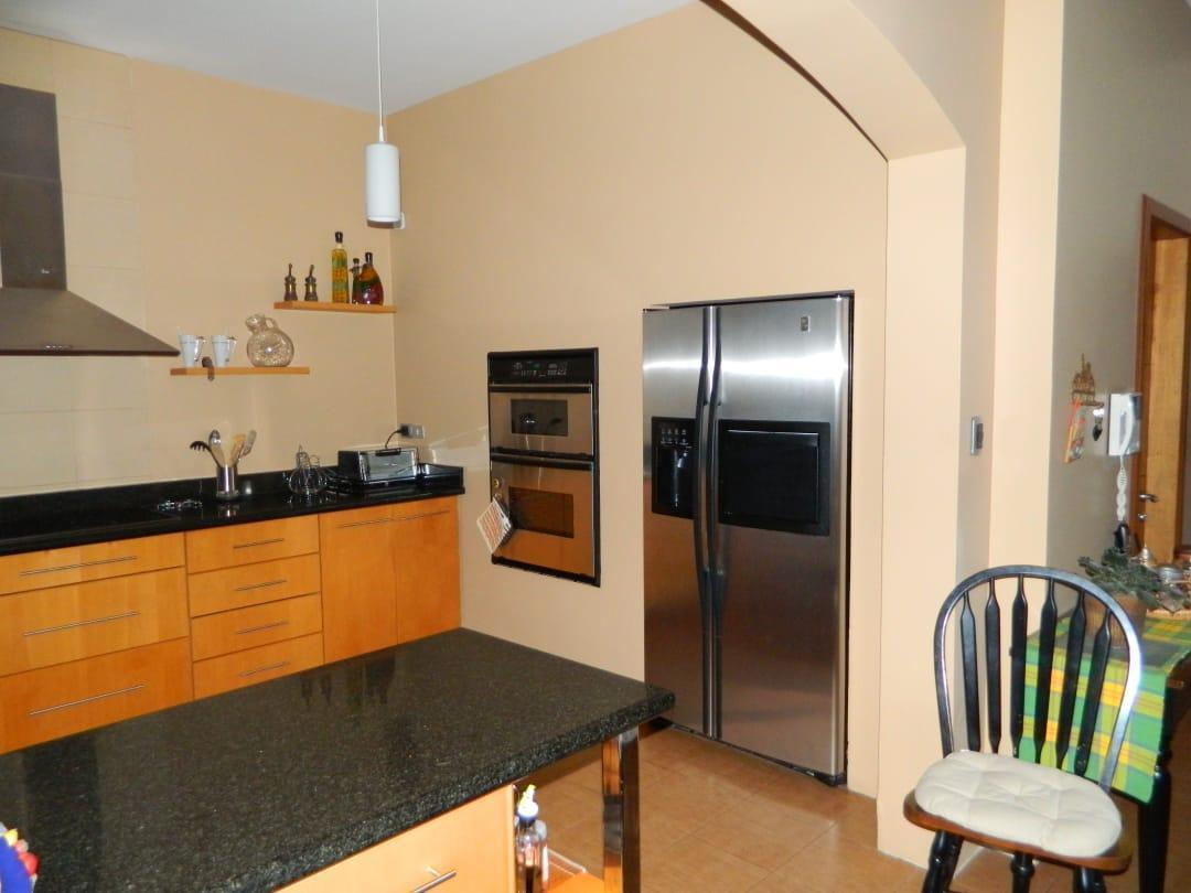 Venta de Casa de Primera en La Urbanización Miravalle 4, Vista, Perfecta — imagen 5