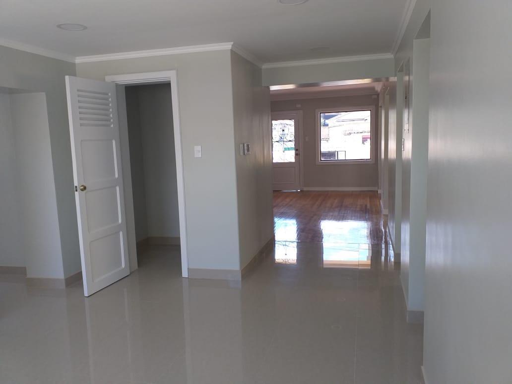 Venta Casa Floresta Full Remodelada Calle Toledo, Construcción 608 m², $650.000 — imagen 3