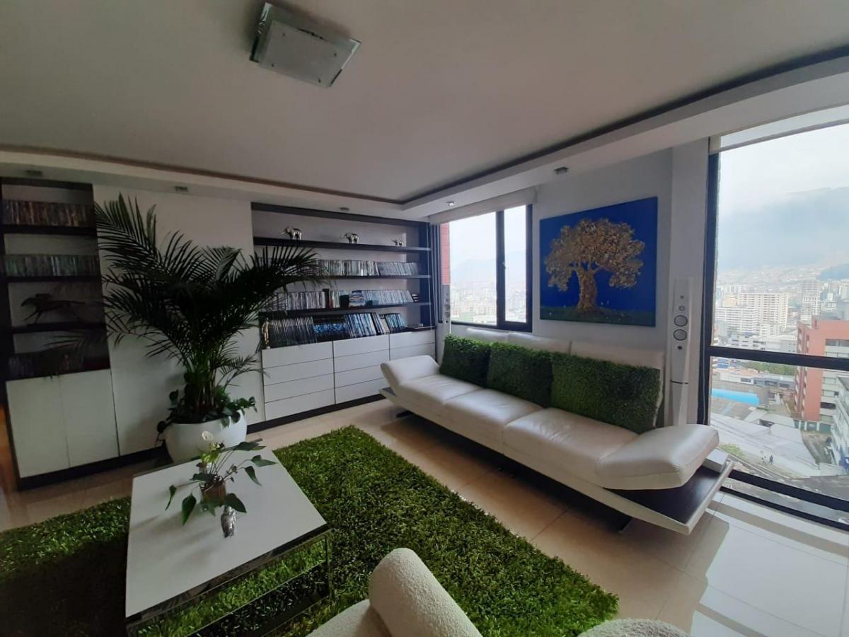 Vendo Departamento Vista Espectacular - Sector Gonzalez Suárez — imagen 5