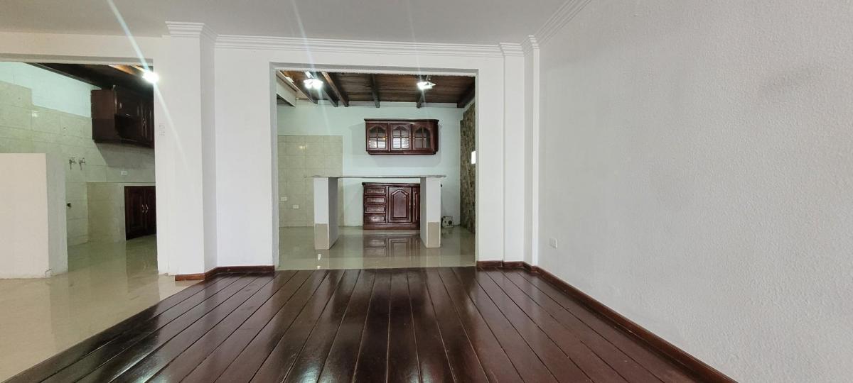 Casa en Venta con Suite en Pb — imagen 8