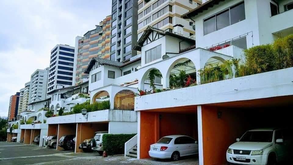 Duplex con Terraza en La González Suárez — imagen 9