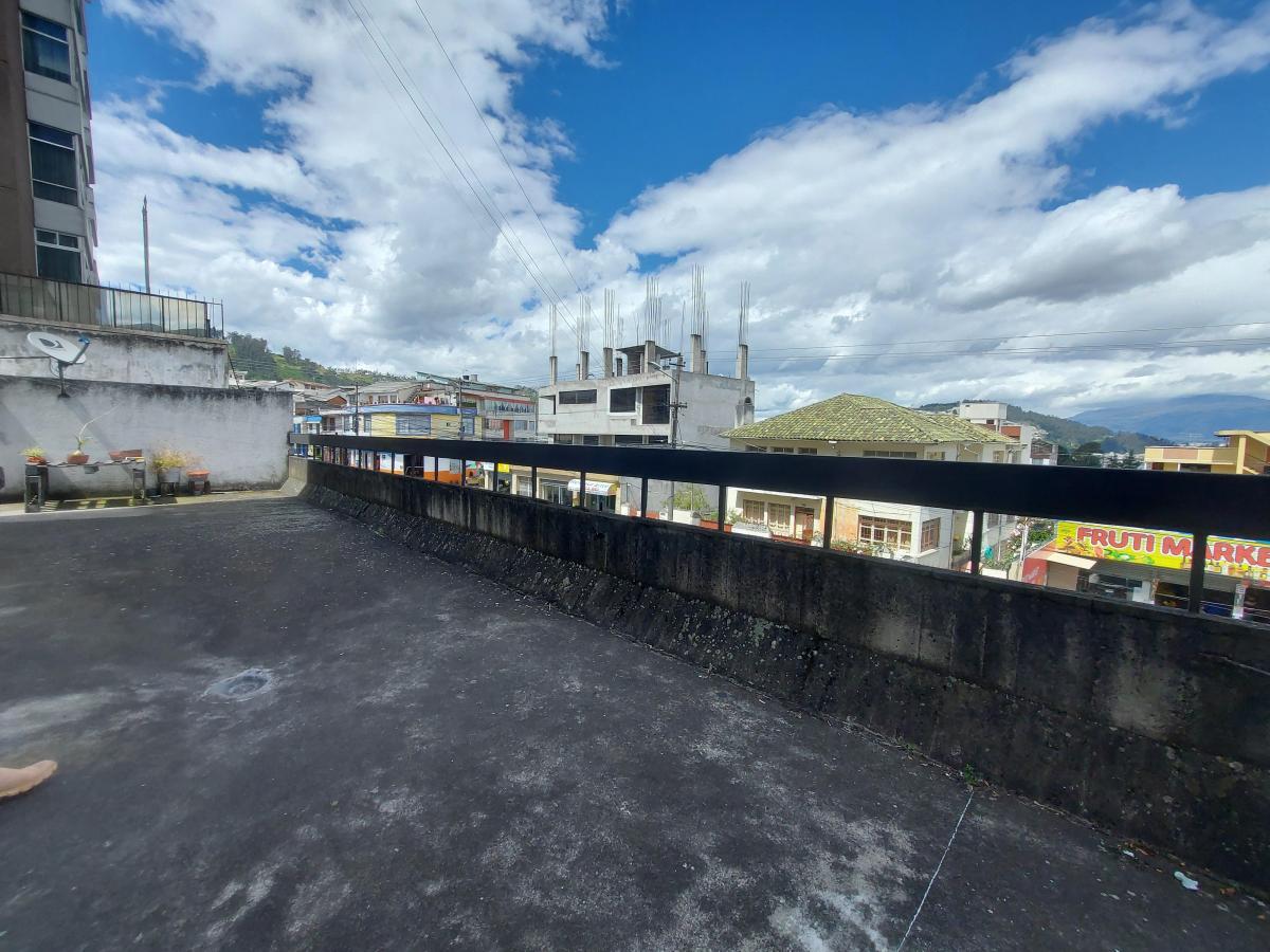 Departamento en La Floresta, con Amplia Terraza — imagen 9
