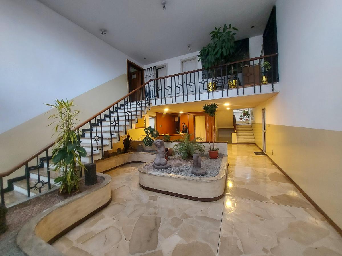 Departamento en La Floresta, con Amplia Terraza — imagen 8
