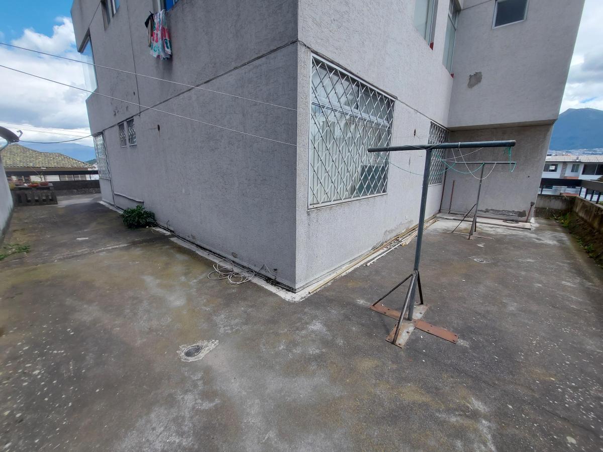 Departamento en La Floresta, con Amplia Terraza — imagen 4