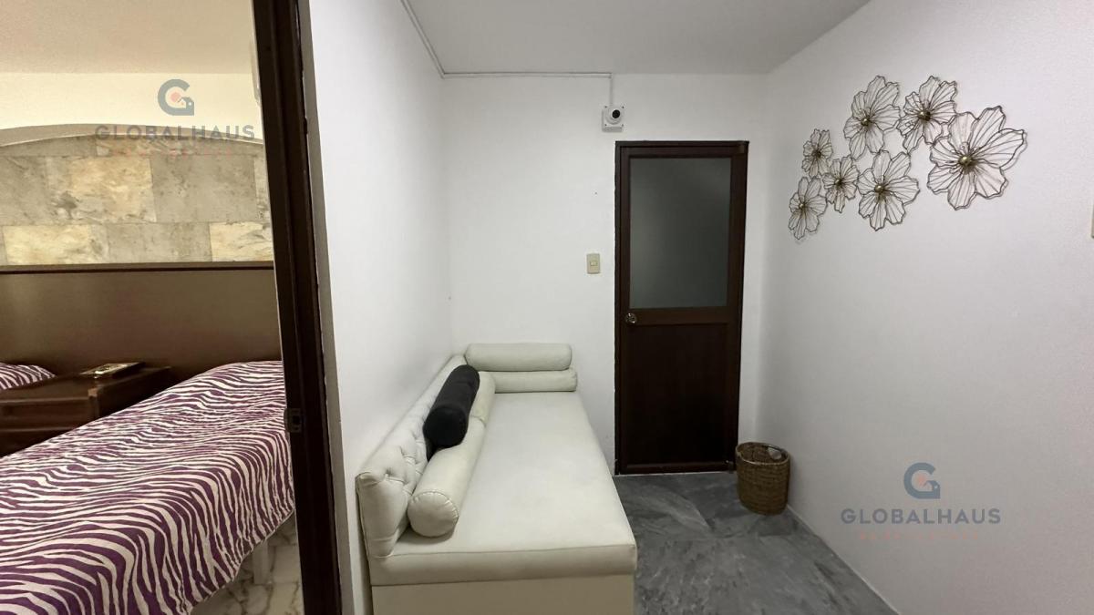 Venta de Casa en Santa Elena - Punta Blanca con Piscina, 7 Habitaciones. V. B. Provincia de Santa Elena — imagen 3