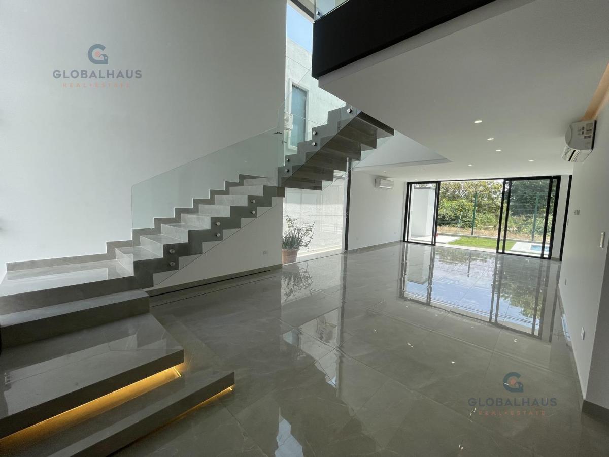Venta de Casa en Isla Celeste - 4 Habitaciones, Piscina con Cascada. m. C. Guayas — imagen 10