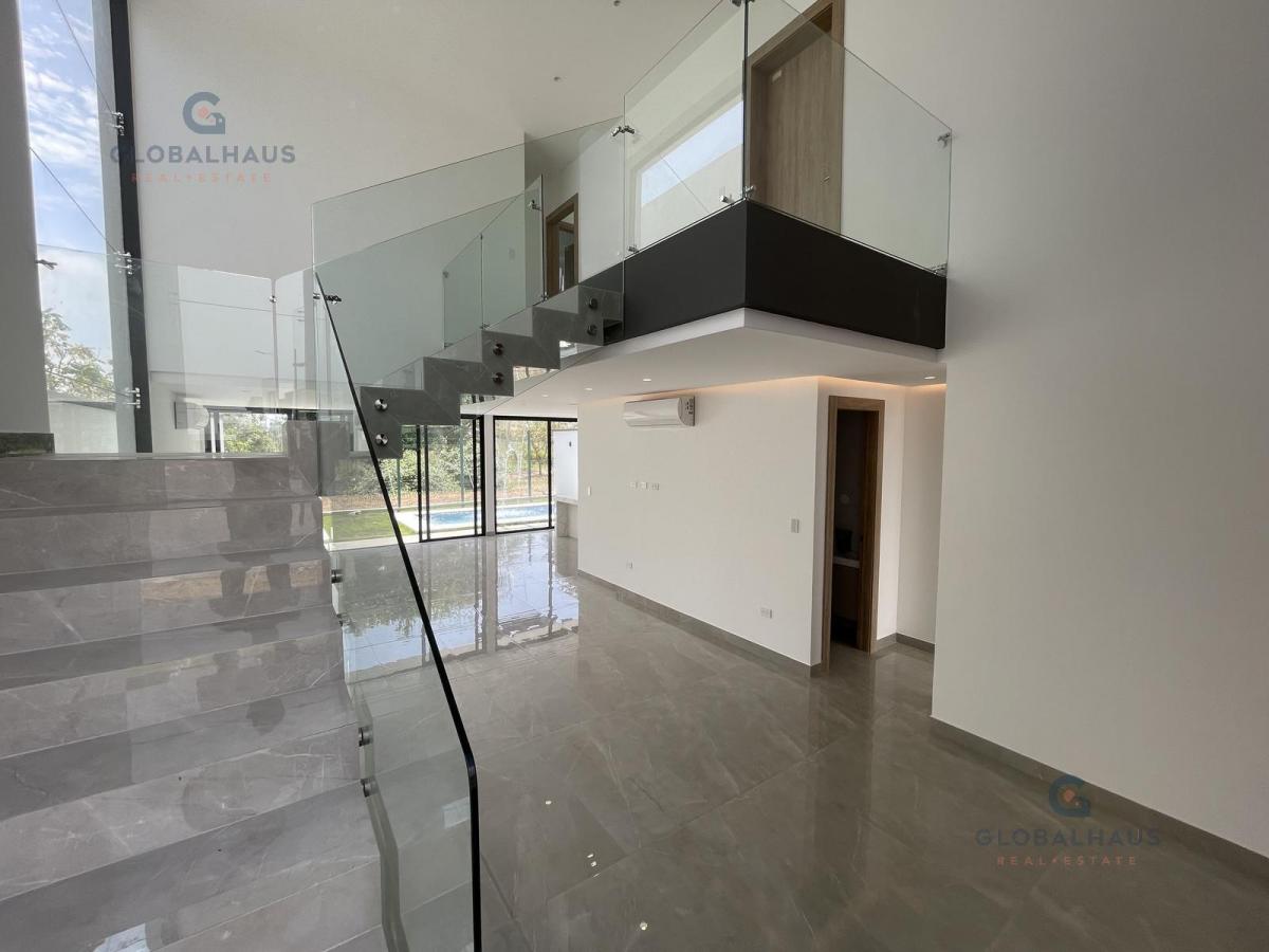 Venta de Casa en Isla Celeste - 4 Habitaciones, Piscina con Cascada. m. C. Guayas — imagen 6