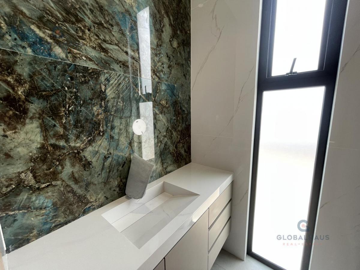 Venta de Casa en Isla Celeste - 4 Habitaciones, Piscina con Cascada. m. C. Guayas — imagen 5