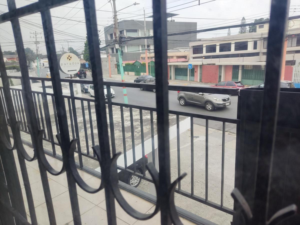 Urdesa Central Vendo. Primer Piso Alto. Tres Dorm., Guayas — imagen 9
