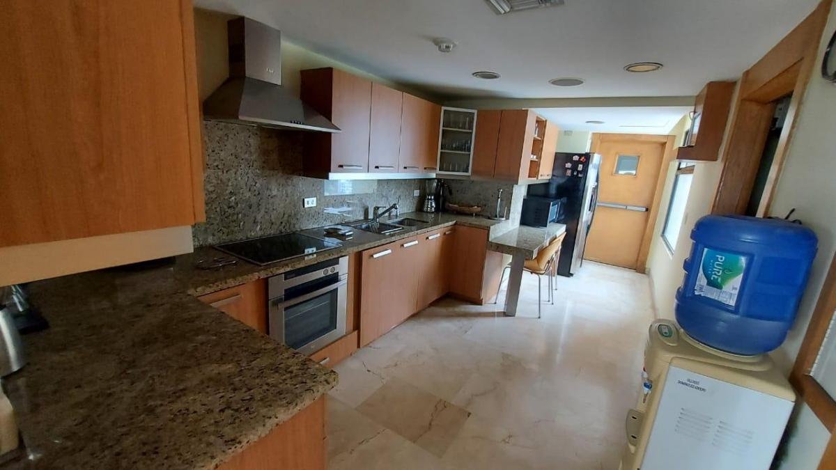 Hilton Colon, Alquilo/vendo Lujoso Departamento de Oportunidad 3 Dorm., Guayas — imagen 8