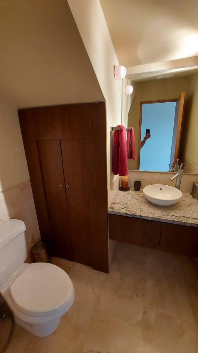 Hilton Colon, Alquilo/vendo Lujoso Departamento de Oportunidad 3 Dorm., Guayas — imagen 6