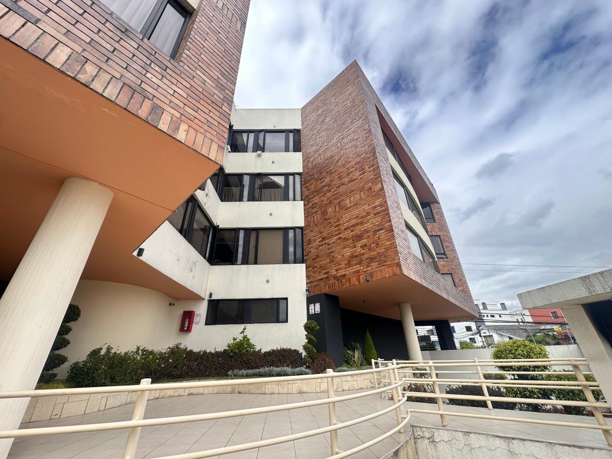 En Venta Depto Grande con Espectacular Terraza, Monteserrin, Udla,, Ekopark — imagen 3