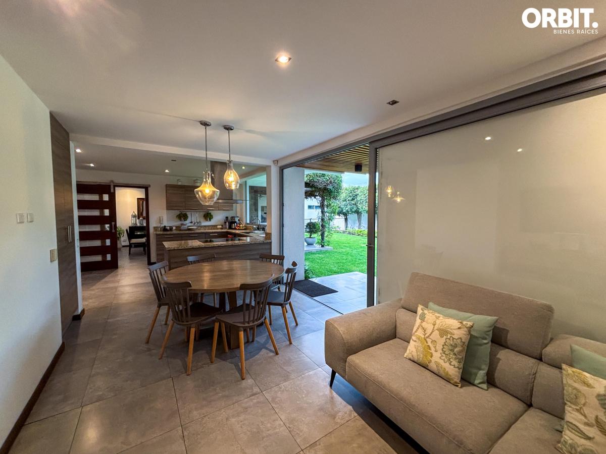 En Venta Amplia Casa de 3 Dorm. Dentro de Urbanización Privada en Lumbisi — imagen 5