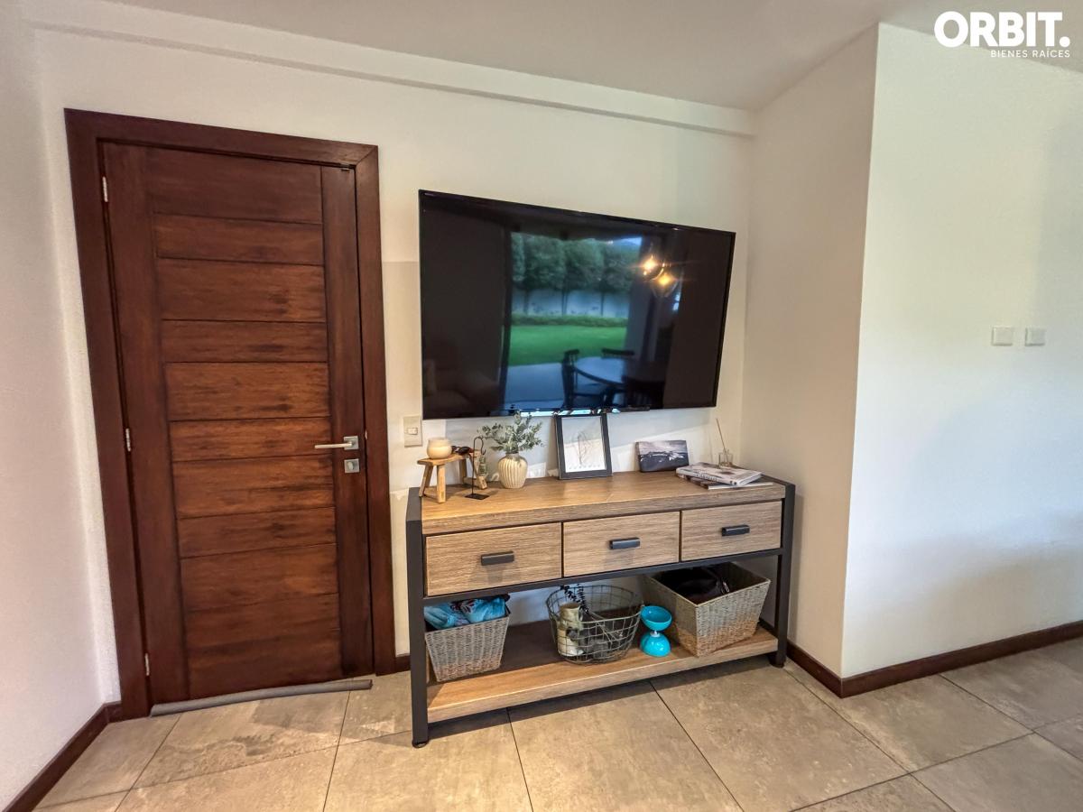 En Venta Amplia Casa de 3 Dorm. Dentro de Urbanización Privada en Lumbisi — imagen 4